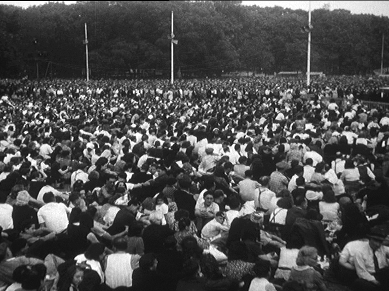 Photogramme extrait de "Fête de l'Humanité 1945" (réalisation anonyme)