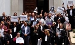 En Tunisie, l’avocate et chroniqueuse Sonia Dahmani est sortie de prison